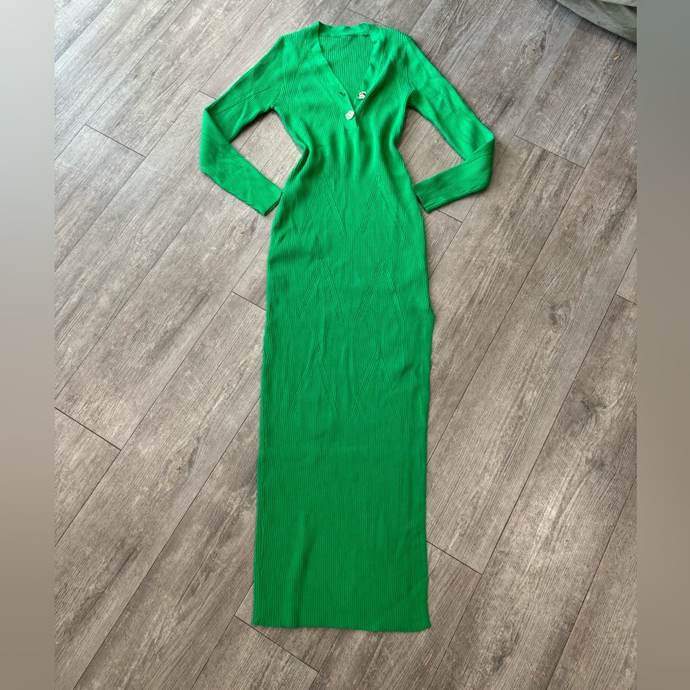 FINAL SALE✨

🌸BOUTIQUE pine green dress ✨ - Picture 4 of 15